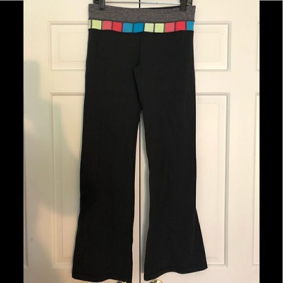EUC Lululemon Groove Pants Reversible Size 8 - Picture 1 of 8